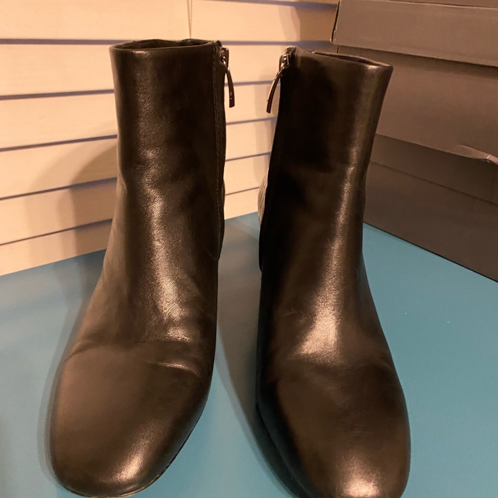 Black and metal boots - Picture 3 of 7